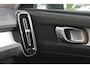 Volvo XC40 T3 Momentum Business | Parkeercamera | Stoelverwarming | Trekhaak | Pilot Assist | Keyless
