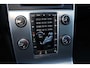 Volvo V60 T3 Polar - AUTOMAAT - Bi-Xenon met bochtenverlichting - Standkachel - Verwarmbaar lederen stuurwiel - Stoelverwarming voor & achter - Parkeercamera voor & achter - Voorstoelen beide in hoogte verstelbaar - Exterieur Styling Pack - Trekhaak - Climate Control - Cruise Control - Licht- & regensensor - Aluminium interieurafwerking - Getint glas v.a. B-stijl - 16' LMV - Roofrails - City Safety