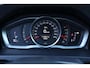 Volvo V60 T3 Polar - AUTOMAAT - Bi-Xenon met bochtenverlichting - Standkachel - Verwarmbaar lederen stuurwiel - Stoelverwarming voor & achter - Parkeercamera voor & achter - Voorstoelen beide in hoogte verstelbaar - Exterieur Styling Pack - Trekhaak - Climate Control - Cruise Control - Licht- & regensensor - Aluminium interieurafwerking - Getint glas v.a. B-stijl - 16' LMV - Roofrails - City Safety