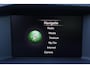 Volvo V60 T3 Polar - AUTOMAAT - Bi-Xenon met bochtenverlichting - Standkachel - Verwarmbaar lederen stuurwiel - Stoelverwarming voor & achter - Parkeercamera voor & achter - Voorstoelen beide in hoogte verstelbaar - Exterieur Styling Pack - Trekhaak - Climate Control - Cruise Control - Licht- & regensensor - Aluminium interieurafwerking - Getint glas v.a. B-stijl - 16' LMV - Roofrails - City Safety