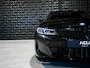 BMW 3-Serie 330e M Sport | Schuifd. | HUD | Adapt. Li. | Side | All Black | Memory | 19" | Keyless |