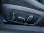 BMW 3-Serie 330e M Sport | Schuifd. | HUD | Adapt. Li. | Side | All Black | Memory | 19" | Keyless |