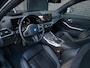 BMW 3-Serie 330e M Sport | Schuifd. | HUD | Adapt. Li. | Side | All Black | Memory | 19" | Keyless |