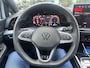 Volkswagen Golf 1.5 eTSI R-Line Edition | Automaat | Navigatie | Apple carplay | Adaptive cruise control | Parkeersensoren | 360 graden Camera | Climate control | Dode hoed sensoren | Park Assist | Led Martix verlichting |