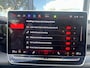 Volkswagen Golf 1.5 eTSI R-Line Edition | Automaat | Navigatie | Apple carplay | Adaptive cruise control | Parkeersensoren | 360 graden Camera | Climate control | Dode hoed sensoren | Park Assist | Led Martix verlichting |