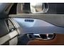 Volvo XC90 2.0 T8 Twin Engine AWD Inscription - Dealer onderhouden- Bowers & Wilkins - Panoramisch schuif/kanteldak - Luchtvering - Trekhaak - Adaptieve cruise control - Stoelverwarming en ventilatie - Elektrisch verstelbare stoelen - Standkachel