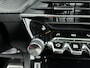 Peugeot e-2008 SUV EV 50 kWh 136 pk GT Pack | Panoramadak | Camera | Adaptieve Cruise Control | 3 fase | Apple Carplay