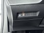 Peugeot e-2008 SUV EV 50 kWh 136 pk GT Pack | Panoramadak | Camera | Adaptieve Cruise Control | 3 fase | Apple Carplay