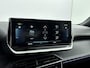 Peugeot e-2008 SUV EV 50 kWh 136 pk GT Pack | Panoramadak | Camera | Adaptieve Cruise Control | 3 fase | Apple Carplay