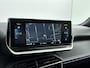 Peugeot e-2008 SUV EV 50 kWh 136 pk GT Pack | Panoramadak | Camera | Adaptieve Cruise Control | 3 fase | Apple Carplay