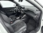 Peugeot e-2008 SUV EV 50 kWh 136 pk GT Pack | Panoramadak | Camera | Adaptieve Cruise Control | 3 fase | Apple Carplay