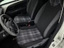 Peugeot 108 Active 72pk | Navigatie via Apple Carplay / Android Auto | Achteruitrijcamera | Airco | Bluetooth | DAB+ radio | Dealeronderhouden | Zuinig en voordelig autorijden! |