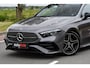 Mercedes-Benz A-klasse 180 AMG Night ed. Pano, Memory, 360, HUD, Multibeam, Keyless, Trekhaak, Dodeh!