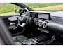 Mercedes-Benz A-klasse 180 AMG Night ed. Pano, Memory, 360, HUD, Multibeam, Keyless, Trekhaak, Dodeh!