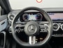 Mercedes-Benz A-klasse 180 AMG Line | Panoramadak | Trekhaak | MULTIBEAM LED Koplampen | Dodehoekassistent | Advanced Sound System | Apple CarPlay | Android Auto | Augmented Reality voor Navigatie | Donkergetint Glas Achter | Sfeerverlichting | Stoelverwarming