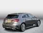 Mercedes-Benz A-klasse 180 AMG Line | Panoramadak | Trekhaak | MULTIBEAM LED Koplampen | Dodehoekassistent | Advanced Sound System | Apple CarPlay | Android Auto | Augmented Reality voor Navigatie | Donkergetint Glas Achter | Sfeerverlichting | Stoelverwarming