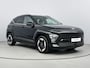 Hyundai Kona Electric Comfort Smart 65.4 kWh | Warmtepomp | Stoel + stuurverwarming | V2L | Bluelink app | El. bed. achterklep |
