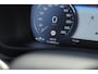 Volvo XC40 T4 211PK Automaat R-design / Adaptieve cruise control / Panoramadak / Keyless entry / Stoel - en stuurwielverwarming / Elektrische achterklep / Apple carplay /parkeersensoren met camera / Elektrische stoelen