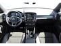 Volvo XC40 T4 211PK Automaat R-design / Adaptieve cruise control / Panoramadak / Keyless entry / Stoel - en stuurwielverwarming / Elektrische achterklep / Apple carplay /parkeersensoren met camera / Elektrische stoelen