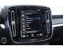 Volvo XC40 T4 211PK Automaat R-design / Adaptieve cruise control / Panoramadak / Keyless entry / Stoel - en stuurwielverwarming / Elektrische achterklep / Apple carplay /parkeersensoren met camera / Elektrische stoelen