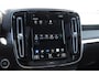 Volvo XC40 T4 211PK Automaat R-design / Adaptieve cruise control / Panoramadak / Keyless entry / Stoel - en stuurwielverwarming / Elektrische achterklep / Apple carplay /parkeersensoren met camera / Elektrische stoelen