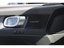 Volvo XC40 T4 211PK Automaat R-design / Adaptieve cruise control / Panoramadak / Keyless entry / Stoel - en stuurwielverwarming / Elektrische achterklep / Apple carplay /parkeersensoren met camera / Elektrische stoelen