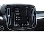 Volvo XC40 T4 211PK Automaat R-design / Adaptieve cruise control / Panoramadak / Keyless entry / Stoel - en stuurwielverwarming / Elektrische achterklep / Apple carplay /parkeersensoren met camera / Elektrische stoelen
