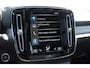 Volvo XC40 T4 211PK Automaat R-design / Adaptieve cruise control / Panoramadak / Keyless entry / Stoel - en stuurwielverwarming / Elektrische achterklep / Apple carplay /parkeersensoren met camera / Elektrische stoelen