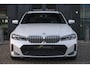 BMW 3-Serie Touring 330e M-sport 292pk Facelift Panoramadak Trekhaak Harman/Kardon Head-up Leder 19" LMV