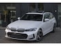 BMW 3-Serie Touring 330e M-sport 292pk Facelift Panoramadak Trekhaak Harman/Kardon Head-up Leder 19" LMV
