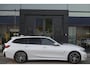 BMW 3-Serie Touring 330e M-sport 292pk Facelift Panoramadak Trekhaak Harman/Kardon Head-up Leder 19" LMV