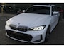 BMW 3-Serie Touring 330e M-sport 292pk Facelift Panoramadak Trekhaak Harman/Kardon Head-up Leder 19" LMV