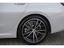 BMW 3-Serie Touring 330e M-sport 292pk Facelift Panoramadak Trekhaak Harman/Kardon Head-up Leder 19" LMV