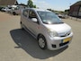 Daihatsu Cuore 1.0 Premium Trekhaak * Airco * Cruise Control * Stuurbekrachtiging * Audio * Verschuifbare achterbank