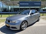 BMW 1-Serie Cabrio 125i 218 PK M Sport Edition / Als nieuw Dealer onderhouden / NL 1e eigenaar / 6-Cilinders / Harman-Kardon / Stoelverw. / Keyless / Elec. Stoelverstelling /