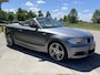 BMW 1-Serie Cabrio 125i 218 PK M Sport Edition / Als nieuw Dealer onderhouden / NL 1e eigenaar / 6-Cilinders / Harman-Kardon / Stoelverw. / Keyless / Elec. Stoelverstelling /