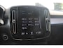 Volvo XC40 T4 190PK AUT8 Momentum Pro | Adaptive Cruise & Pilot Assist | Power Seats incl. Memory | BLIS | Rijstrooksensor | Navigatiesysteem | Grootlicht Assistent | Stoelverwarming | Draadloze Smartphone Lader | Park Assist & Camera | Keyless |