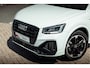 Audi Q2 35 TFSI 150pk s-tronic S Line exterieur | Trekhaak | Apple Carplay | Parkeersensoren achter | Sportstoelen | Stoelverwarming | Comfortsleutel | Elektr achterklep