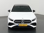 Mercedes-Benz A-klasse 250 e Star Edition AMG Line | Night | Panoramadak | Multibeam | Sfeerverlichting | Stoelverwarming |