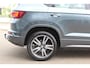 SEAT Ateca 1.5 TSI FR Business Intense , 150pk 1600kg Trekgewicht Stuur en stoelverwarming, climate control, LED verlichting, aut inklapbare trekhaak, FR Pakket, uitgbr rijveiligheidssysteem,  hele luxe complete SUV.