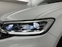 Volkswagen T-Roc 1.5 Style Blackstyle DSG | 18'' L.M. Velgen | Elektrische Achterklep | Two-Tone