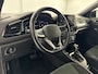 Volkswagen T-Roc 1.5 Style Blackstyle DSG | 18'' L.M. Velgen | Elektrische Achterklep | Two-Tone