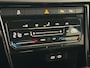 Volkswagen T-Roc 1.5 Style Blackstyle DSG | 18'' L.M. Velgen | Elektrische Achterklep | Two-Tone