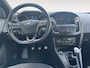 Ford Focus Wagon 1.5 ST-Line | Dealer onderhouden | Navigatie | Parkeersensor voor + Achter | Cruise control | Trekhaak | Privacy glas |