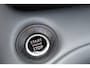 Nissan Juke 1.0-117pk DIG-T N-Connecta. Werkelijk in nieuwstaat ! Slechts 12.600km ! Volautm. airco, privacy glass, metallic lak, LM wielen, navigatie, camera, pdc v+a, telefoonvoorb.,  keyless entry&go, LED etc.