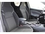 Nissan Juke 1.0-117pk DIG-T N-Connecta. Werkelijk in nieuwstaat ! Slechts 12.600km ! Volautm. airco, privacy glass, metallic lak, LM wielen, navigatie, camera, pdc v+a, telefoonvoorb.,  keyless entry&go, LED etc.