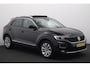 Volkswagen T-Roc 1.5 TSI Sport | Panoramadak | Camera | Apple Carplay | LED