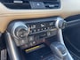 Toyota RAV4 2.5 Hybrid AWD Executive , lava red pearl met Beige Leder.