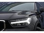 Volvo XC40 1.5 T3 Business Pro | Trekhaak | Adaptieve Cruise Controle | Blis | Stuur + Stoel verwarming | Camera |