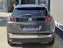 Peugeot 3008 1.6 HYbrid 225 PK GT | Unieke Showroomauto met slechts 321 KM ! | Navigatie | Stoelverwarming | Elektrische Kofferklep | Keyless Entry | Adaptieve Cruise Control | Hoge Zitpositie | Hybride Elektrisch tot 60 KM | Climate Control | Parkeercamera |
